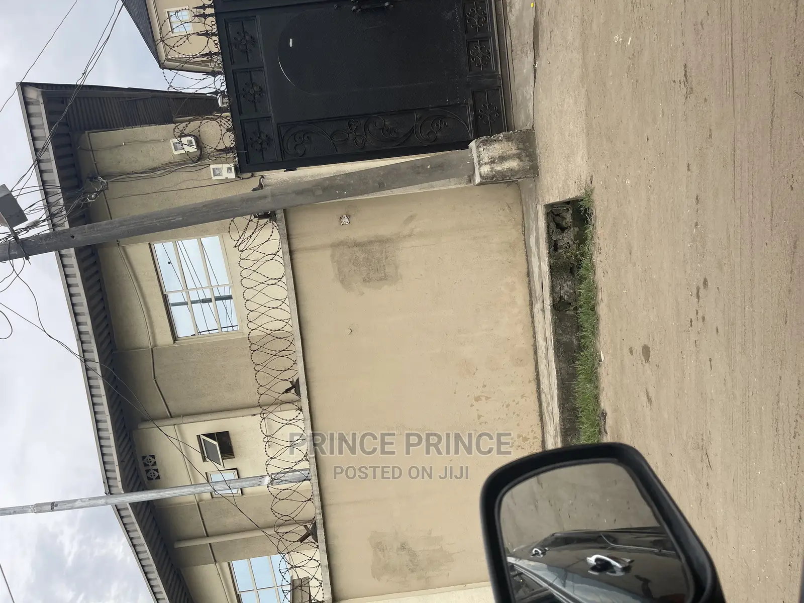 3bdrm Block of Flats in Surulere for Sale in Surulere