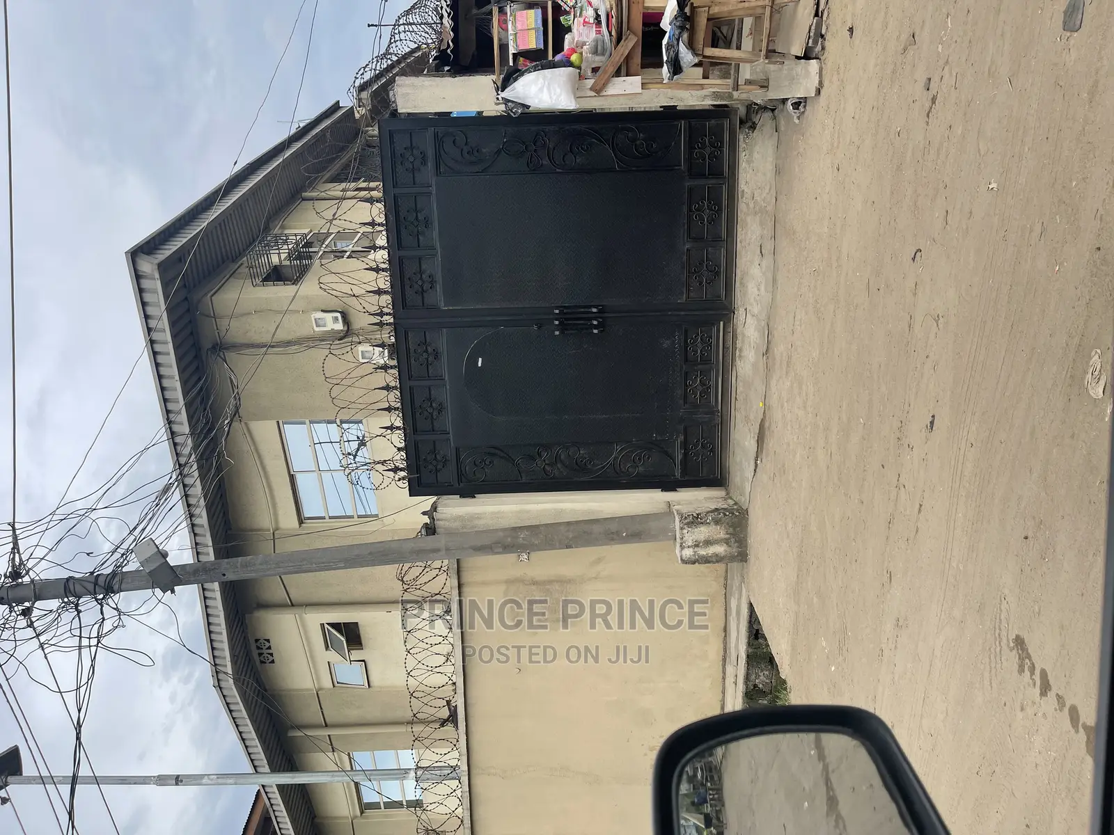 3bdrm Block of Flats in Surulere for Sale in Surulere
