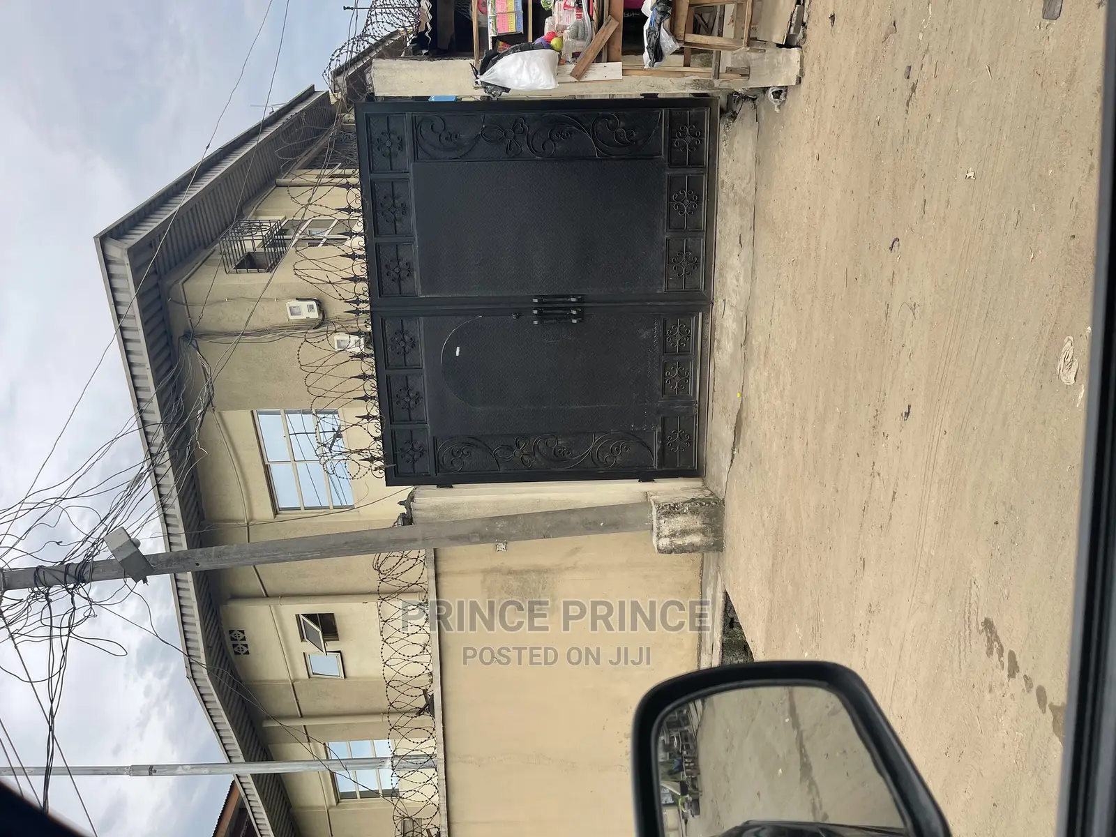 3bdrm Block of Flats in Surulere for Sale in Surulere