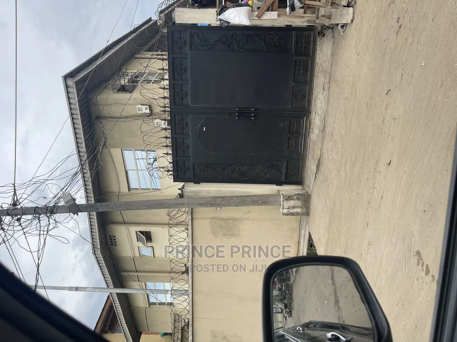 3bdrm Block of Flats in Surulere for Sale in Surulere