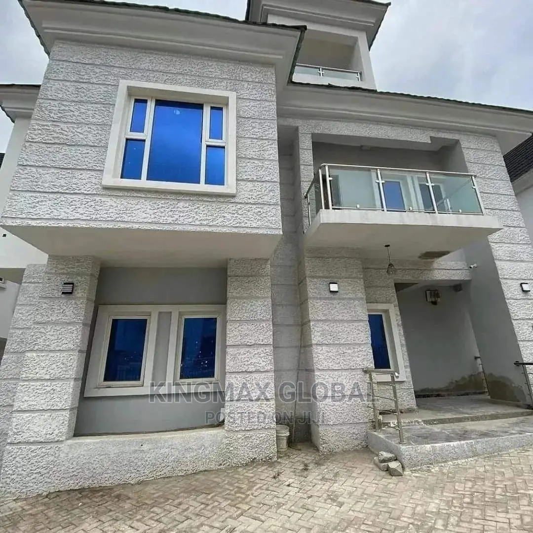 5bdrm Duplex in Life Camp for Sale in Life Camp