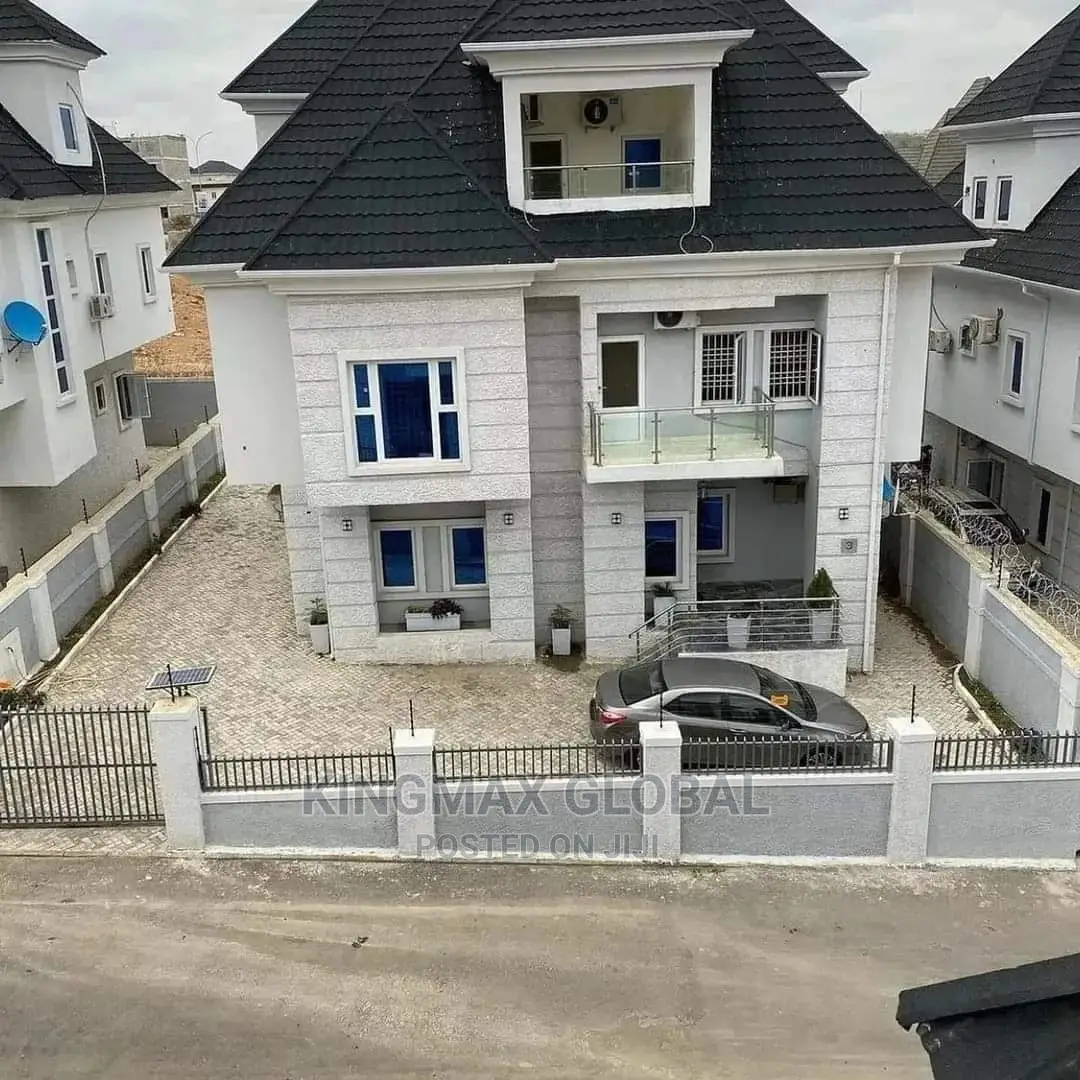 5bdrm Duplex in Life Camp for Sale in Life Camp