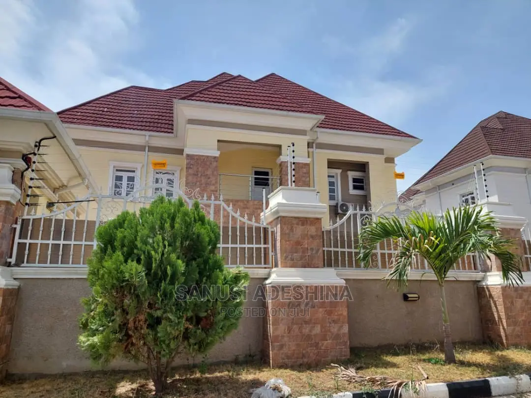 5bdrm Mansion in Efab Metropolitan, Gwarinpa for rent in Gwarinpa