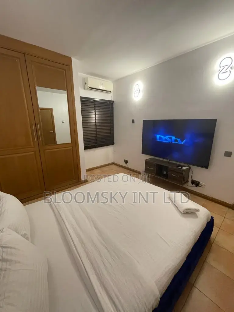 For Let;Studio Apartment in Ikoyi in Ikoyi