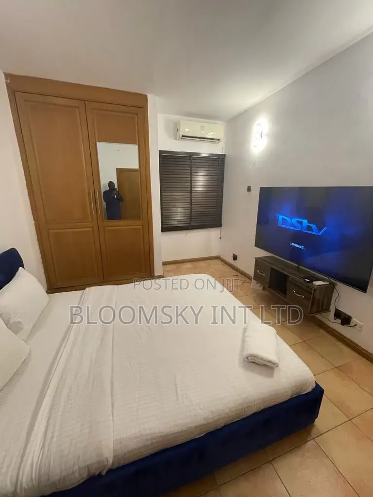 For Let;Studio Apartment in Ikoyi in Ikoyi