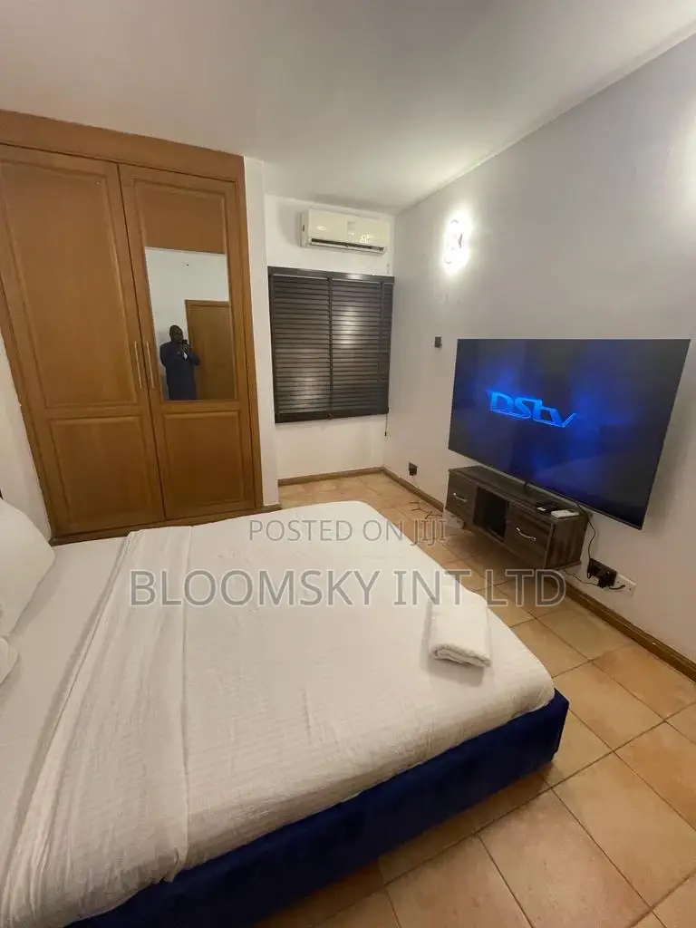 For Let;Studio Apartment in Ikoyi in Ikoyi