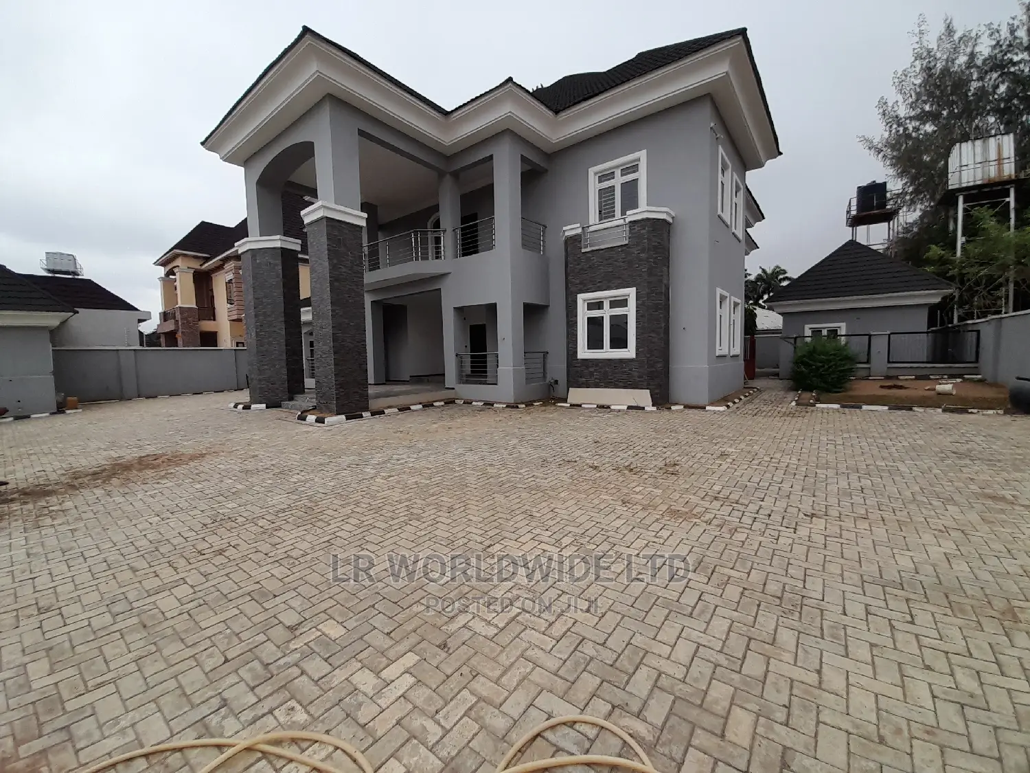 5bdrm Mansion in Gwarinpa for sale in Gwarinpa