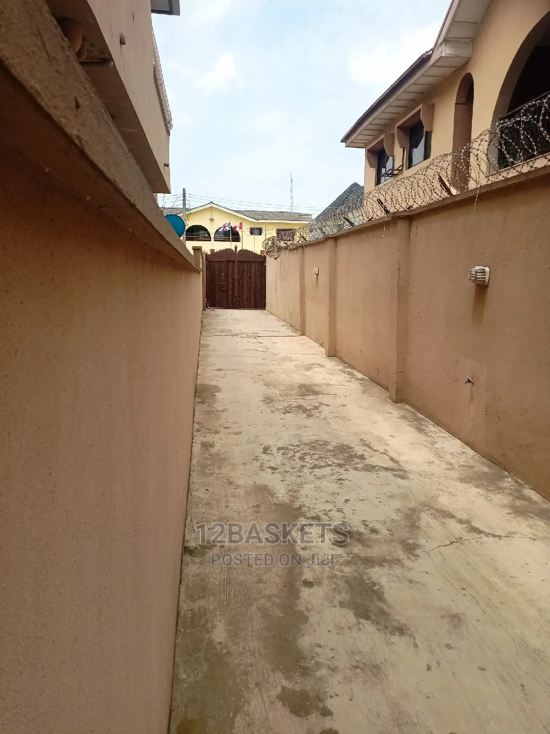 Furnished 3bdrm Block of Flats in Magodo Phase 2 for rent in GRA Phase 2 Shangisha