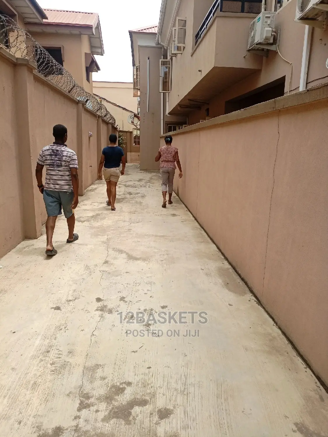 Furnished 3bdrm Block of Flats in Magodo Phase 2 for rent in GRA Phase 2 Shangisha