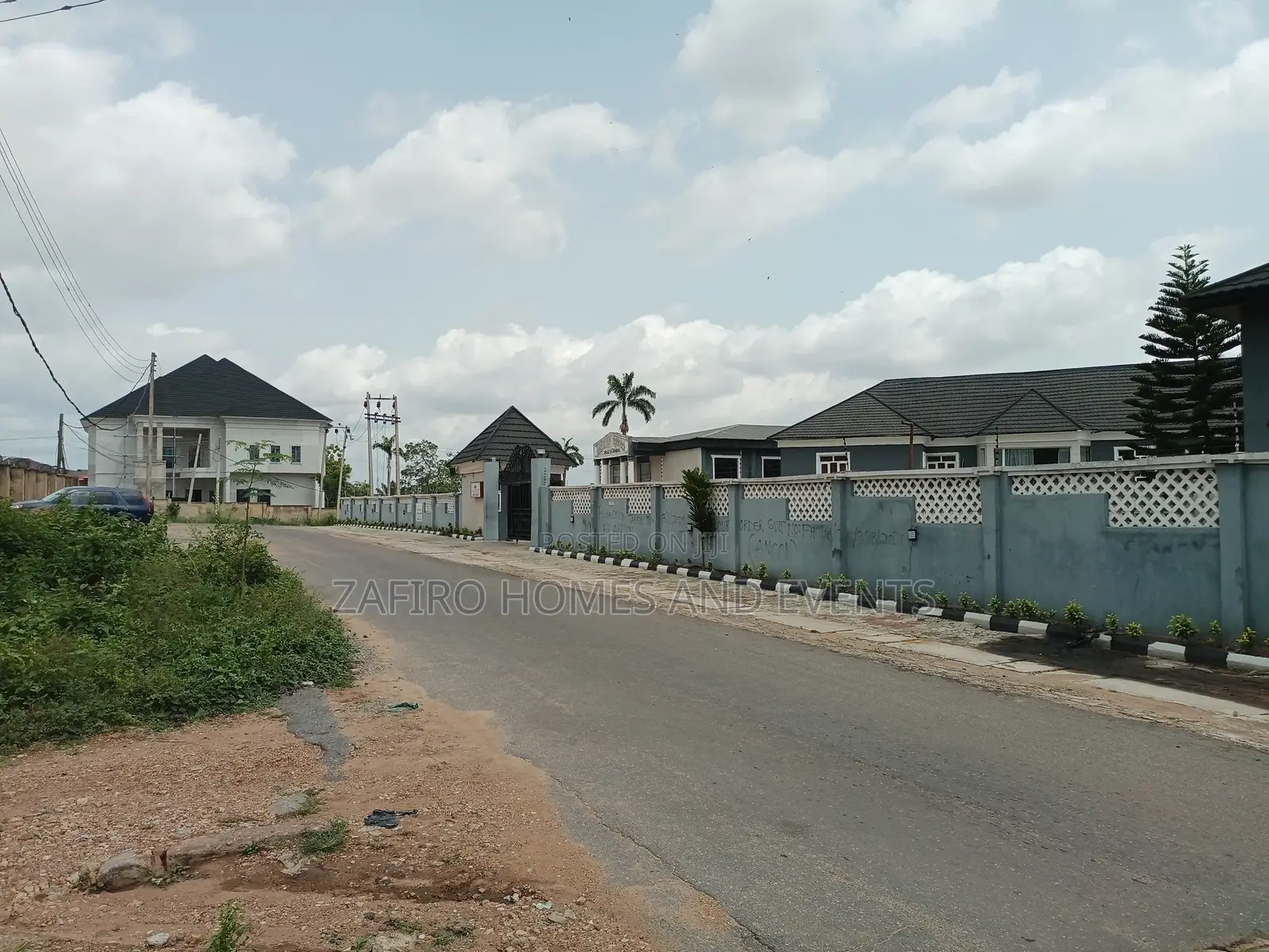 6bdrm Bungalow in Agodi Gra for Sale in Agodi
