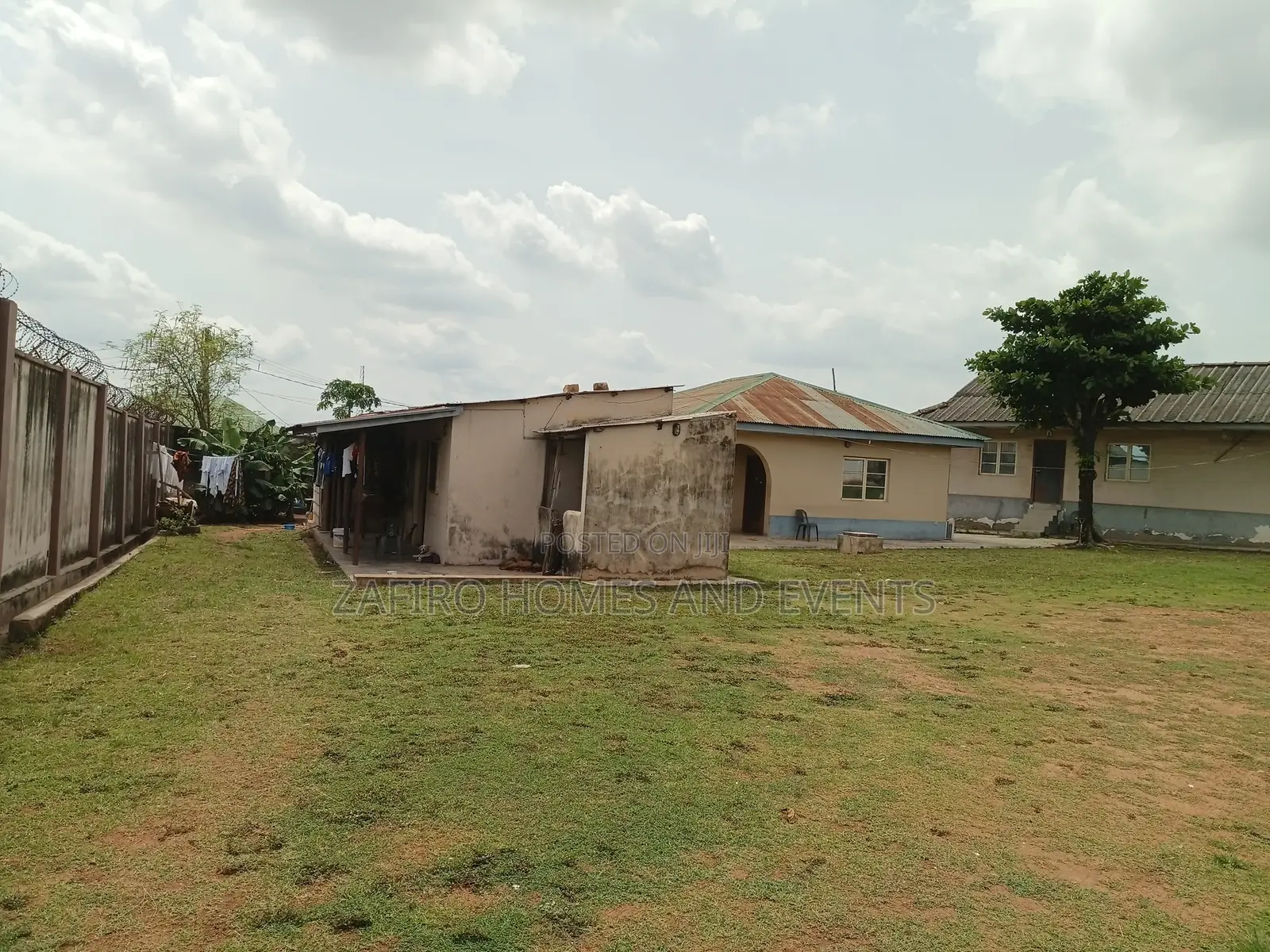 6bdrm Bungalow in Agodi Gra for Sale in Agodi