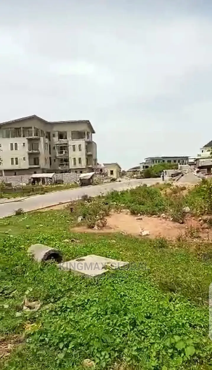 Quick Cheap Sale: Well Located Tarred Road Plot 1020 765sqm in Jahi