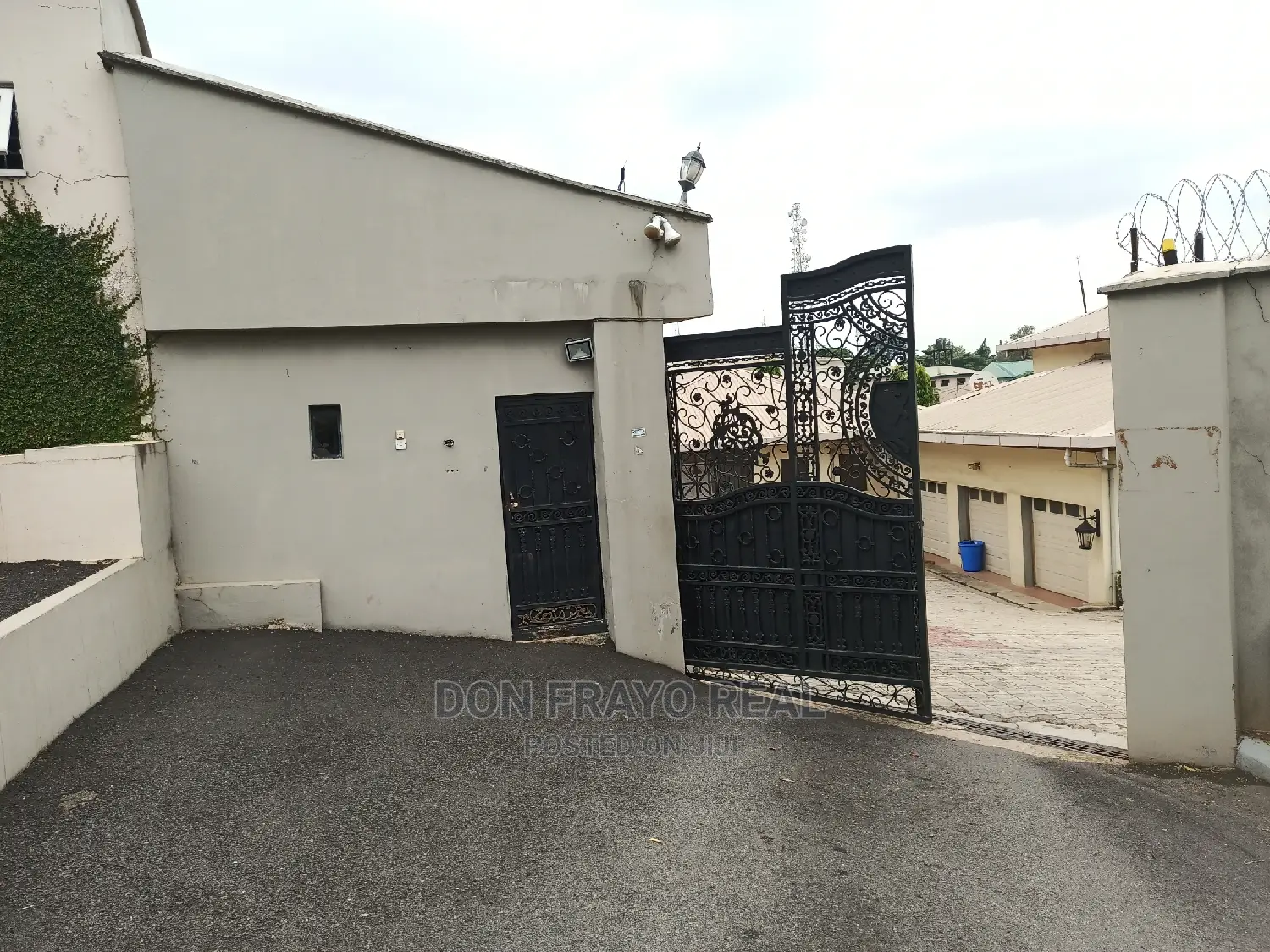 Furnished 10bdrm Mansion in Onikoko Agodi Gra for sale in Agodi