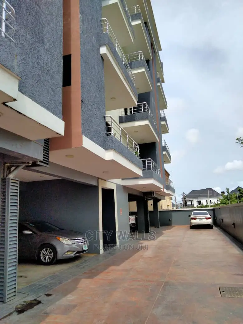 3bdrm Block of Flats in Oral Estate, Chevron for Sale in Chevron