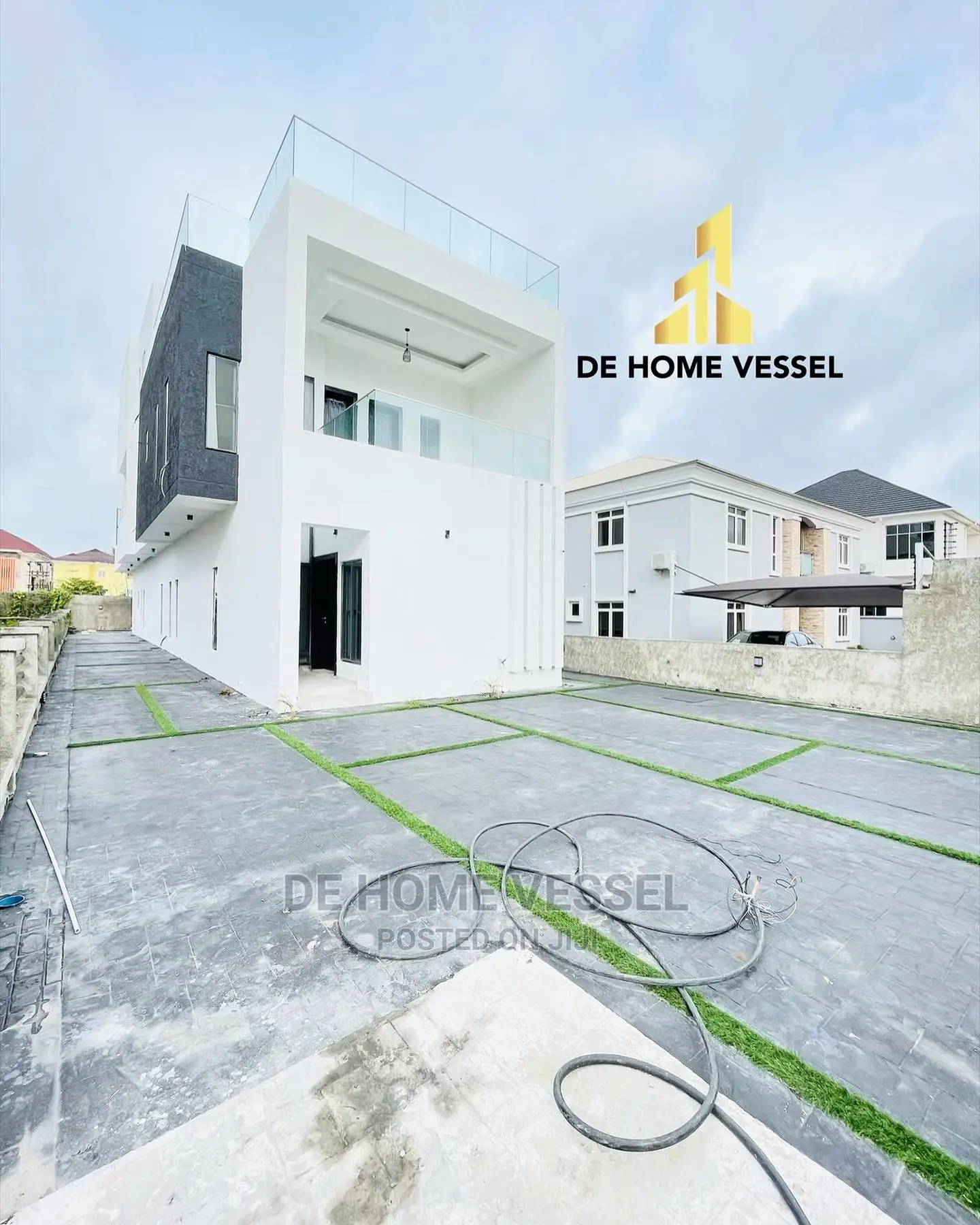 5bdrm Duplex in Osapa London for Sale in Osapa london