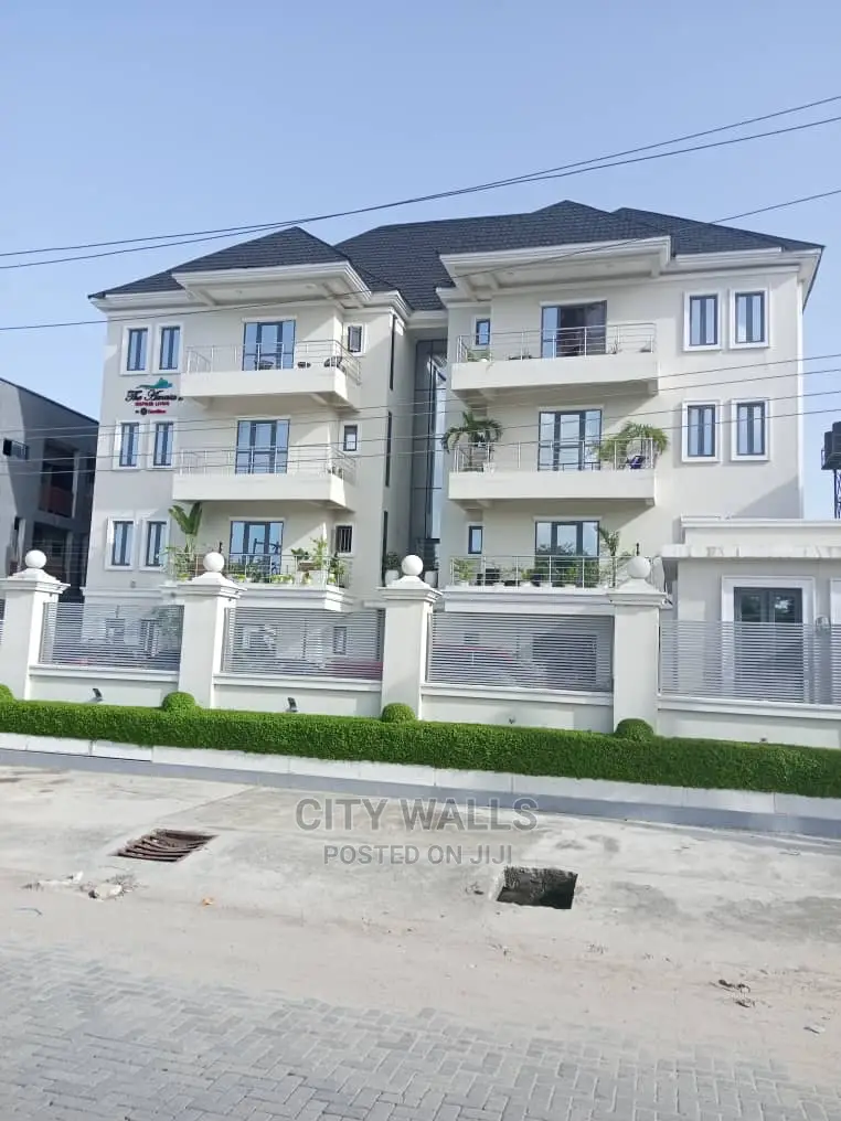 3bdrm Penthouse in Lekki Phase 1 for Rent in Lekki Phase 1