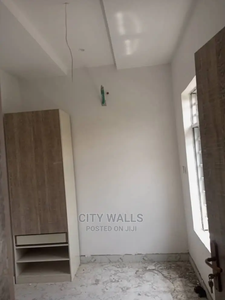 4bdrm Duplex in Chevron for rent in Chevron