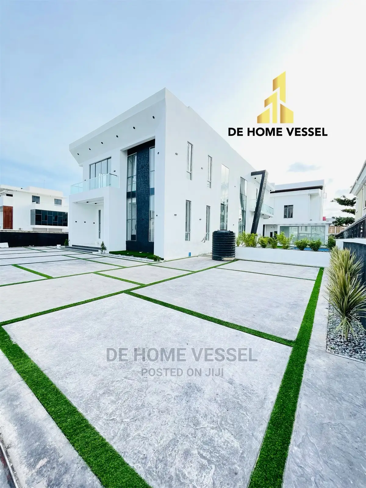 6bdrm Mansion in Osapa London for Sale in Osapa london