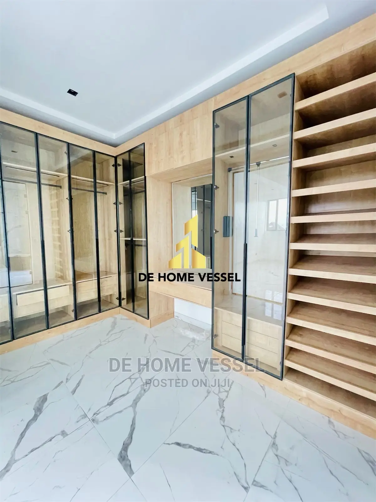 6bdrm Mansion in Osapa London for Sale in Osapa london