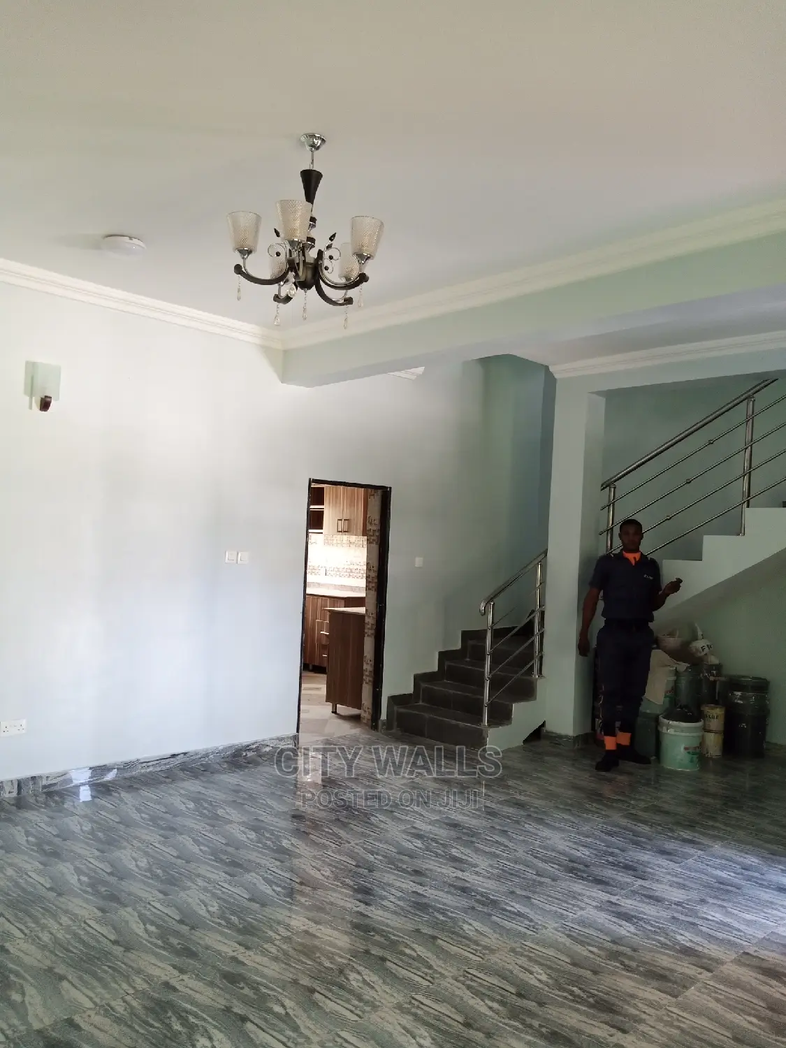 5bdrm Shared Apartment in Paradise Estate, Chevron for rent in Chevron
