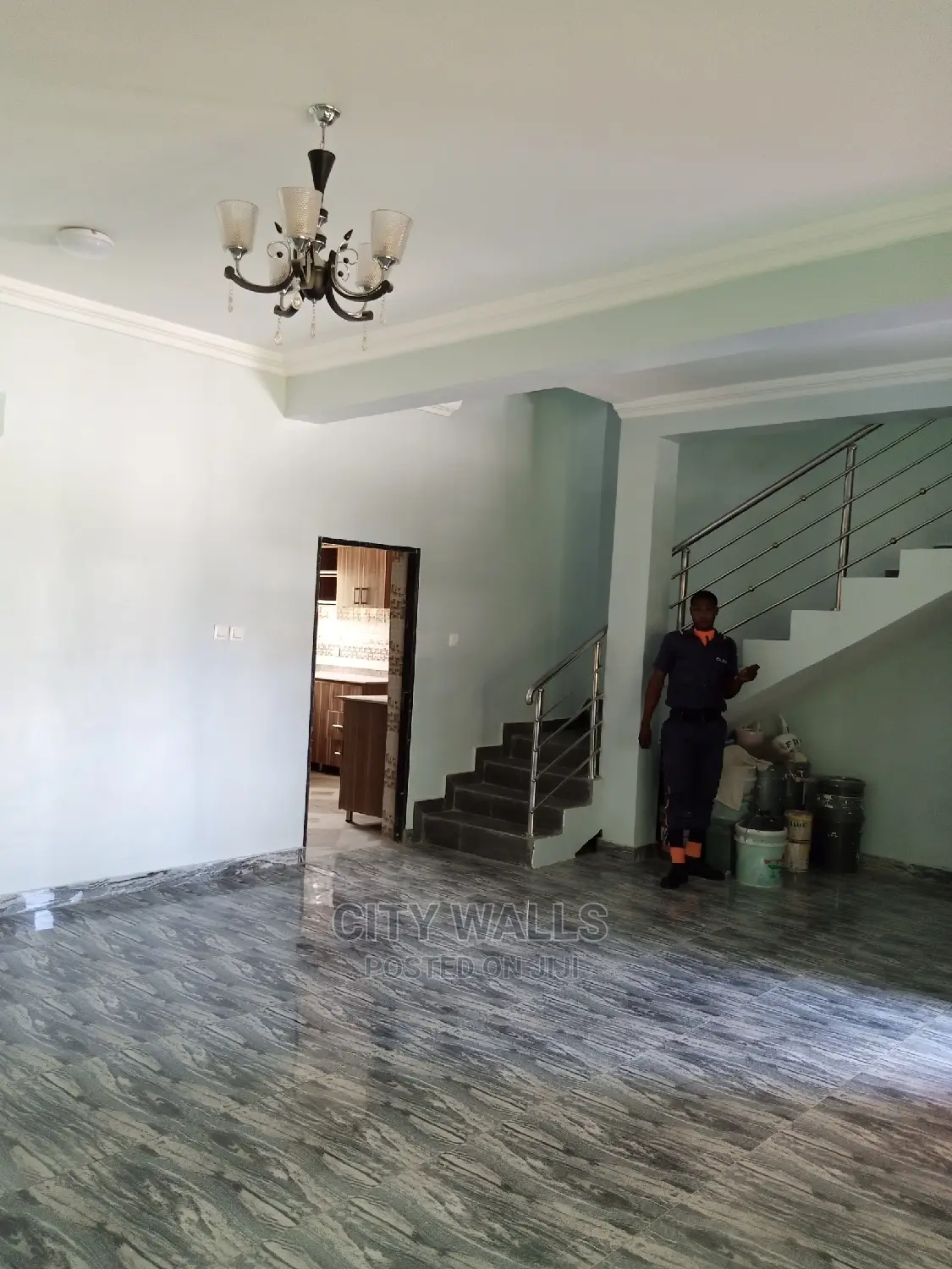 5bdrm Shared Apartment in Paradise Estate, Chevron for rent in Chevron