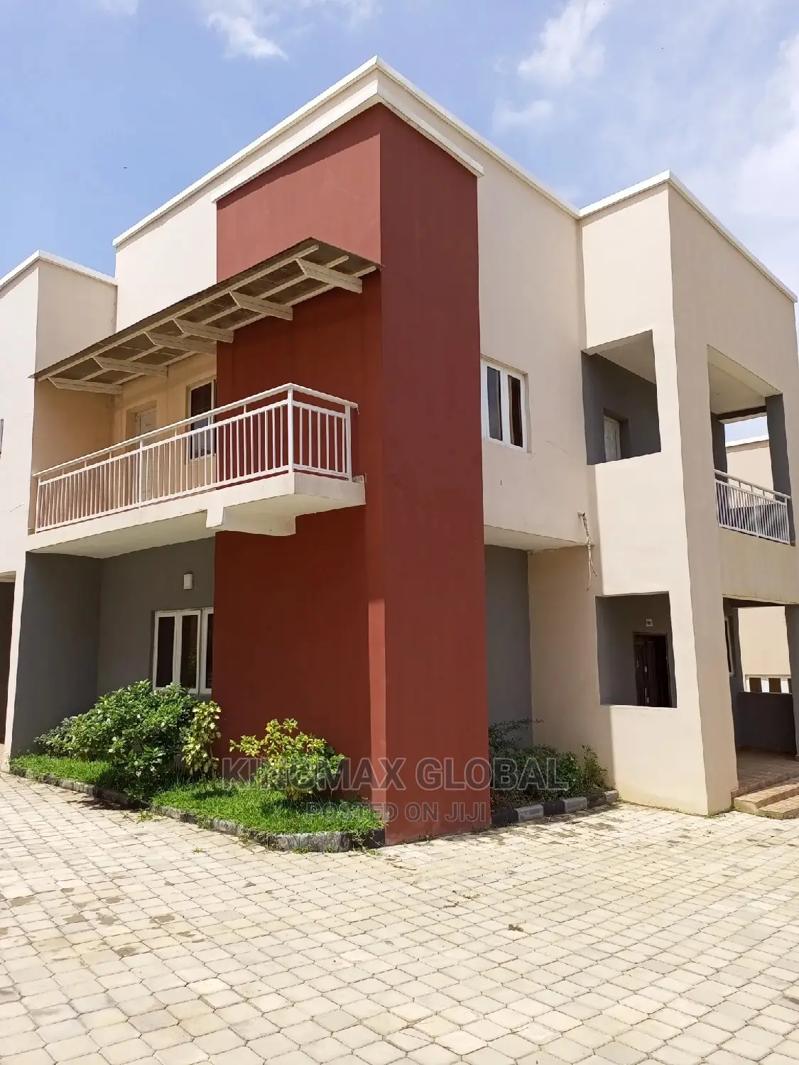 4bdrm Duplex in Gaduwa for sale in Gaduwa
