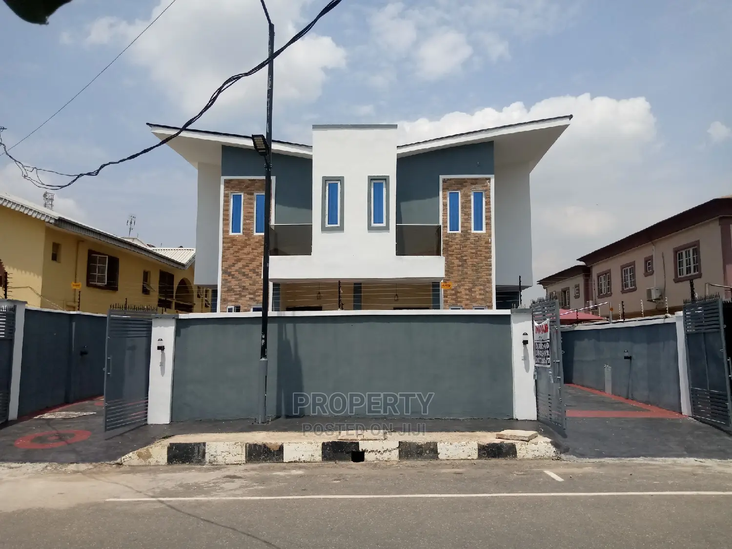 4bdrm Duplex in Magodo Phase 1 for sale in Magodo Isheri