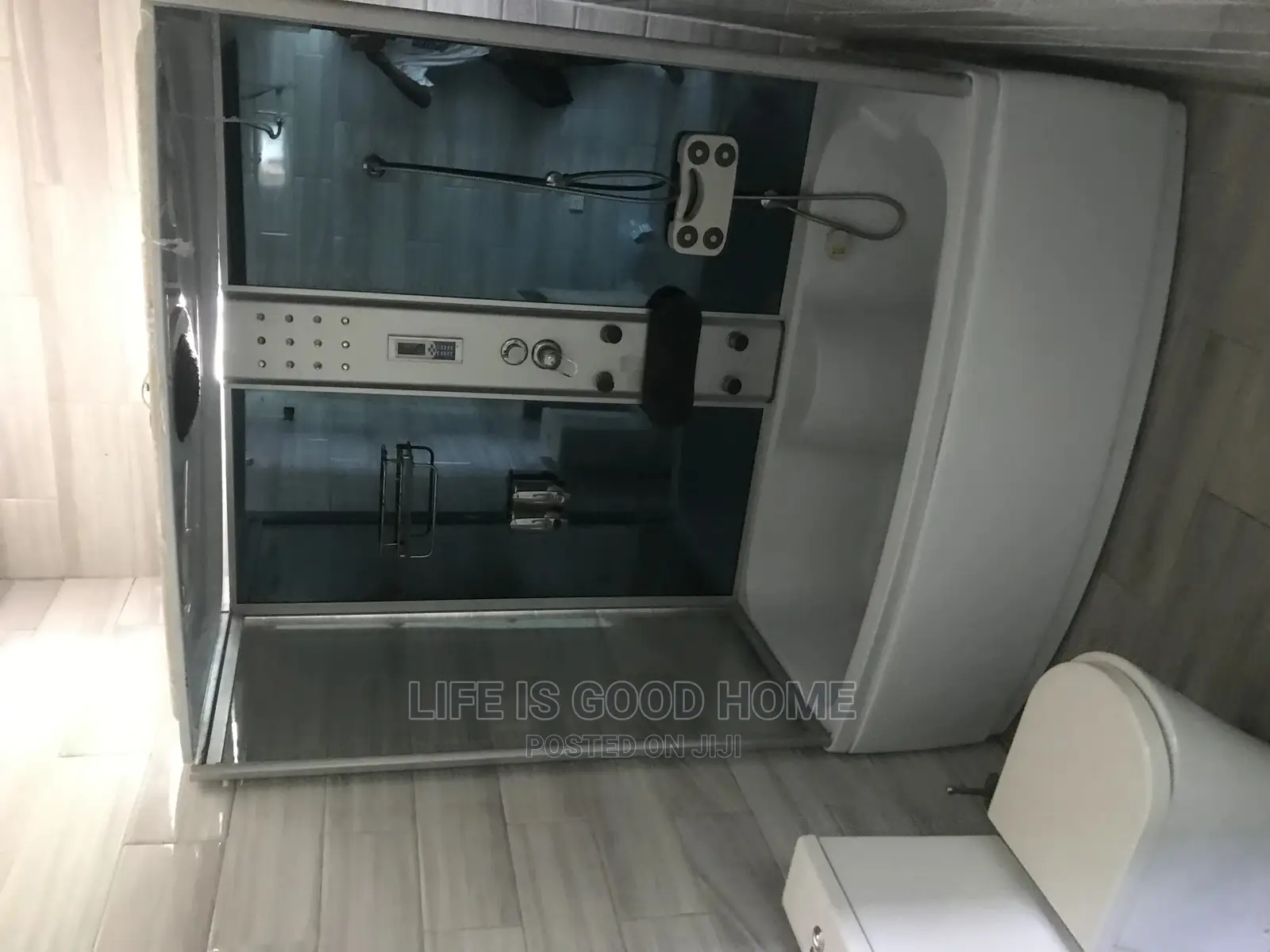 Furnished 4bdrm Apartment in Bera Estate, Chevron for sale in Chevron