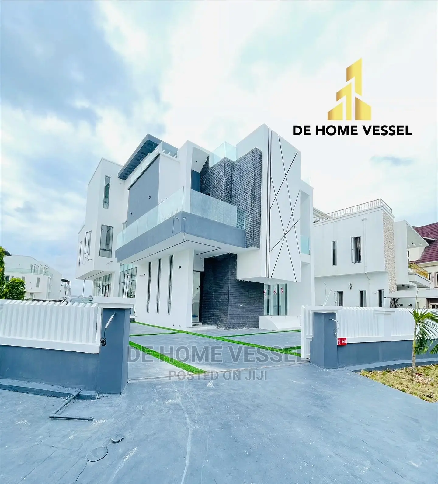 5bdrm Duplex in Osapa London for Sale in Osapa london
